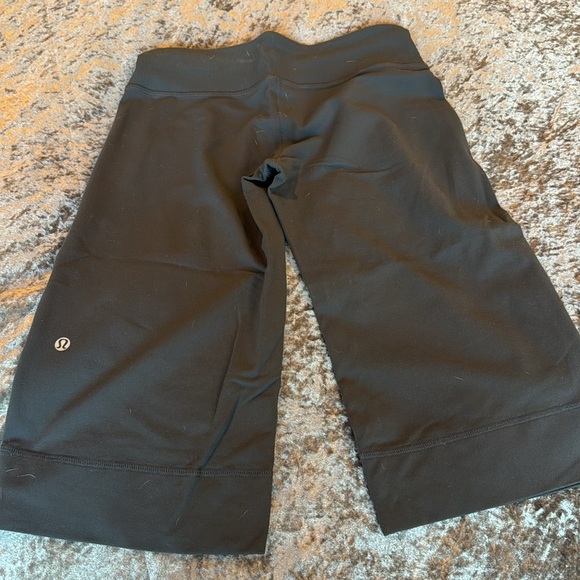 Vintage Lululemon clam diggers size 4 - Picture 2 of 3